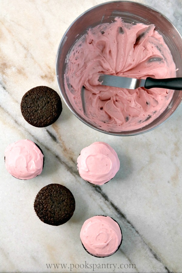 cupcakes with bowl of icing