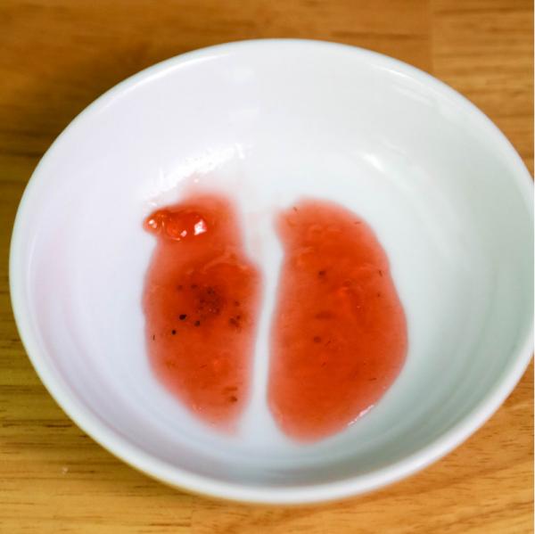 testing strawberry loquat jam for gel set.